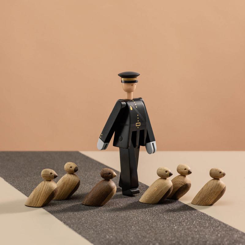 Politimann svart