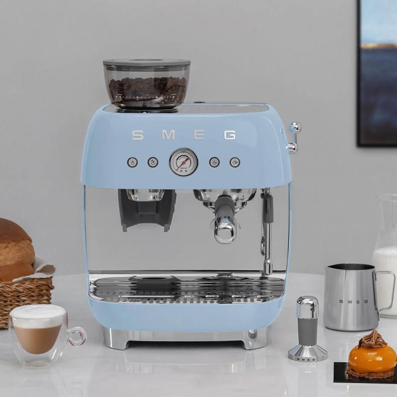 Espressomaskin EGF03 2,4L m/kaffekvern pastellblå