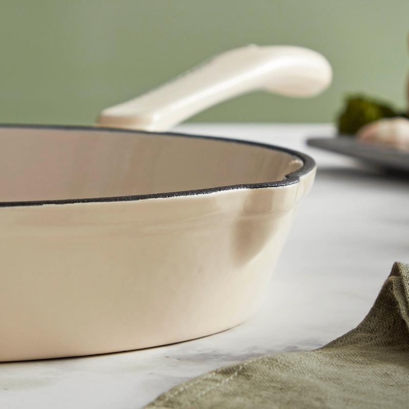 Rund støpejernspanne 26 cm 1L krem