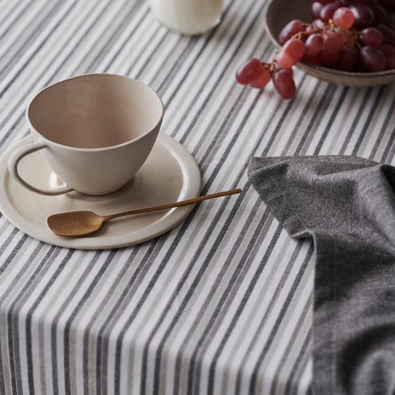 Duk 140x320 cm small stripes hvit