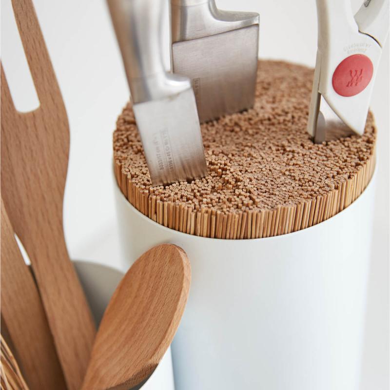 Knife & Spoon kniv- og redksapsholder rund hvit