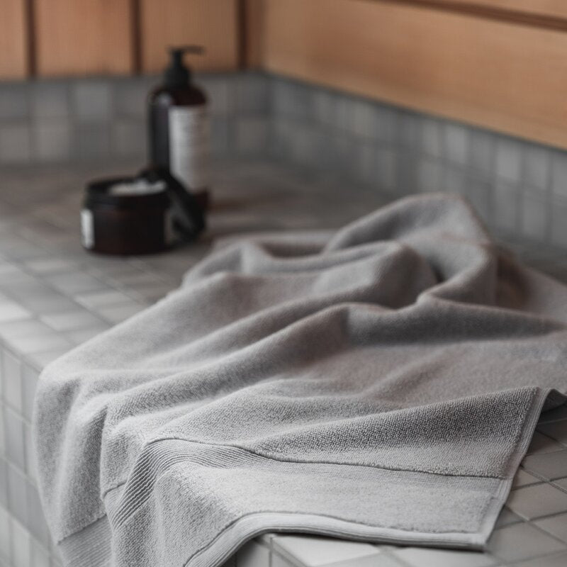 Spa håndkle 50x90 cm lys grå