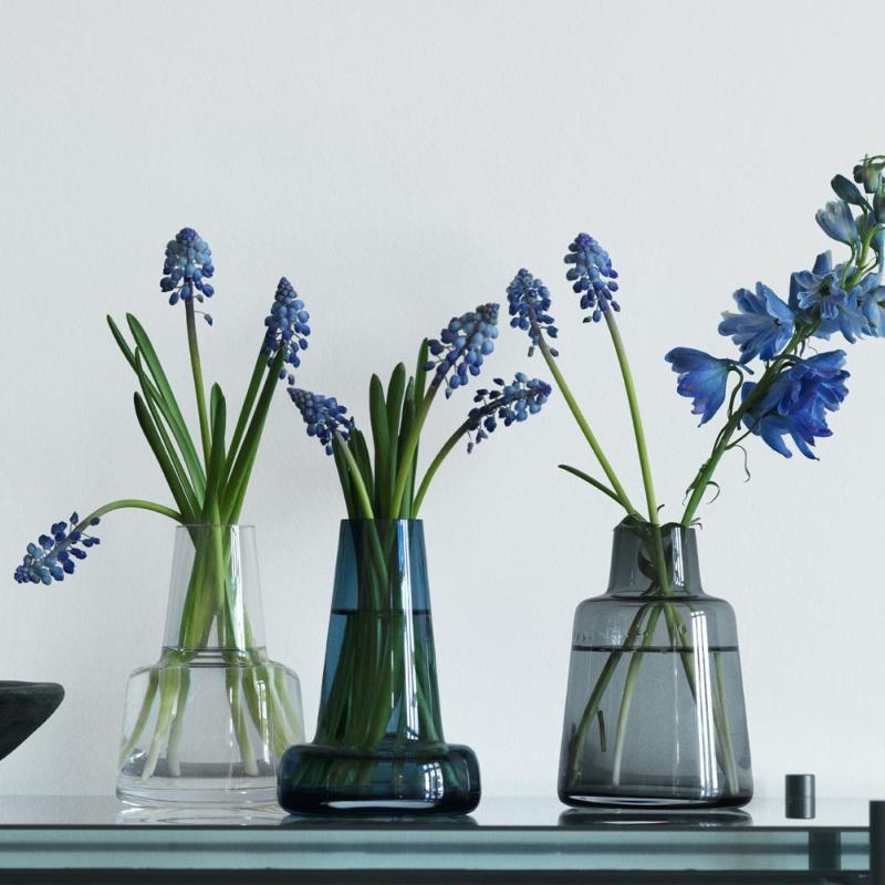 Flora vase lang 12 cm mørkeblå