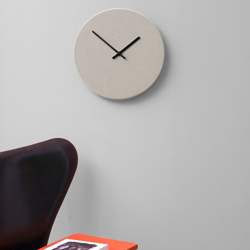 Shape light grey veggklokke 28 cm lysgrå m/svart viser