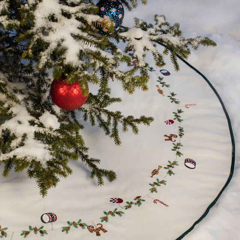 Klassisk brodert juletreteppe 120 cm