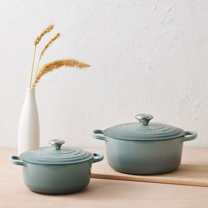 Signature støpejernsgryte rund 24 cm 4,2L sea salt