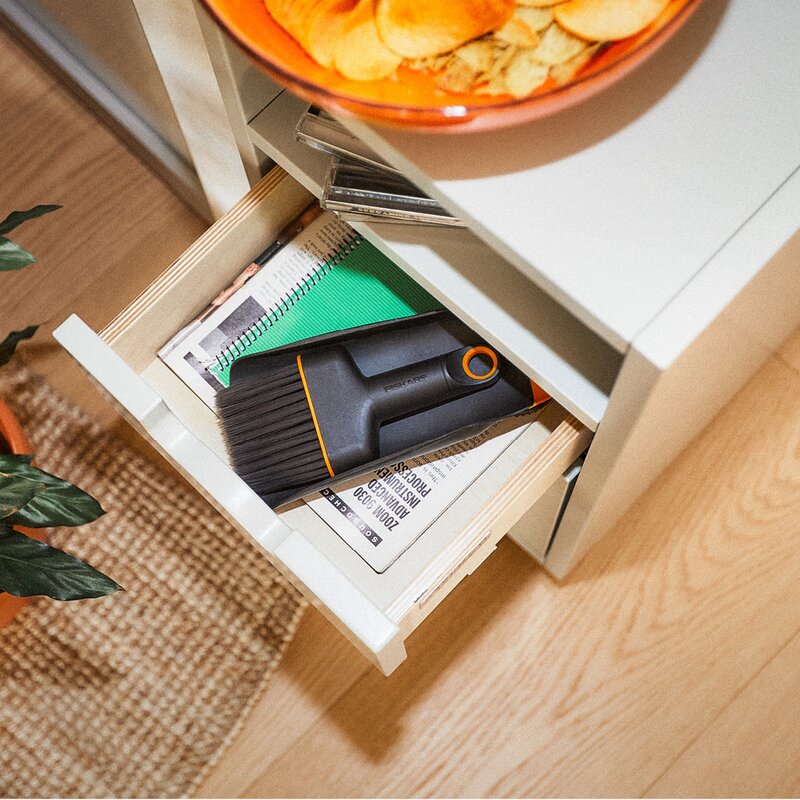 Plantespade og kost 2-in-1
