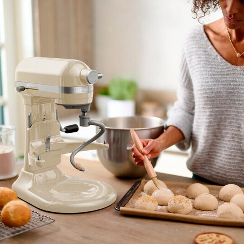Artisan kjøkkenmaskin med bolleløft 5KSM60SPXEAC 5,6L kremhvit