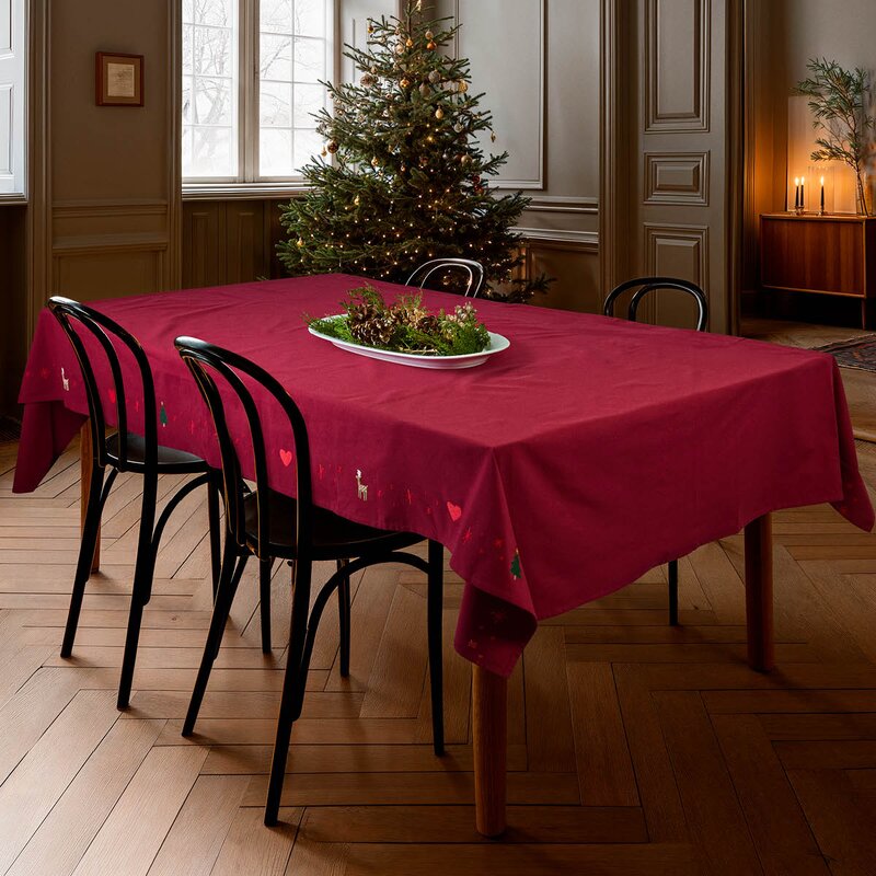 Christmas Fable duk 150x270 cm rød