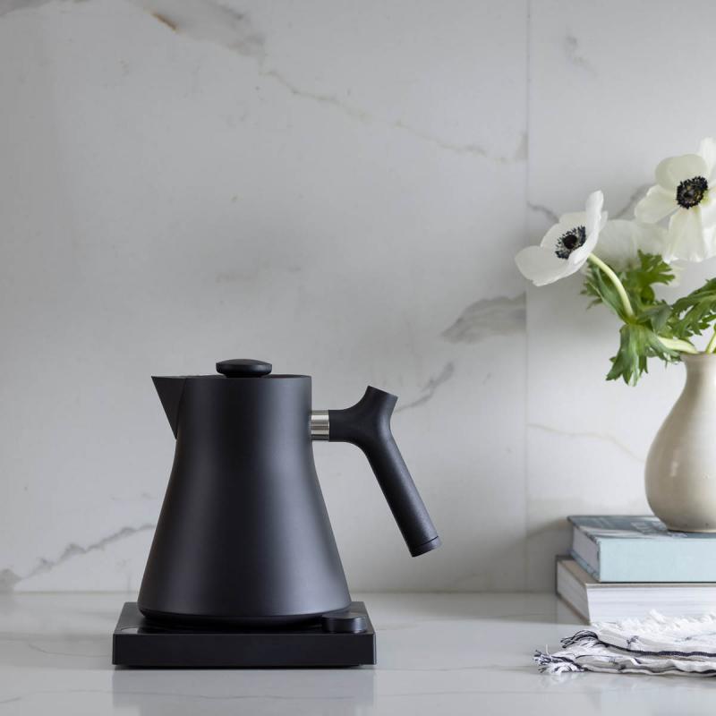Corvo EKG vannkoker 0,9 L svart