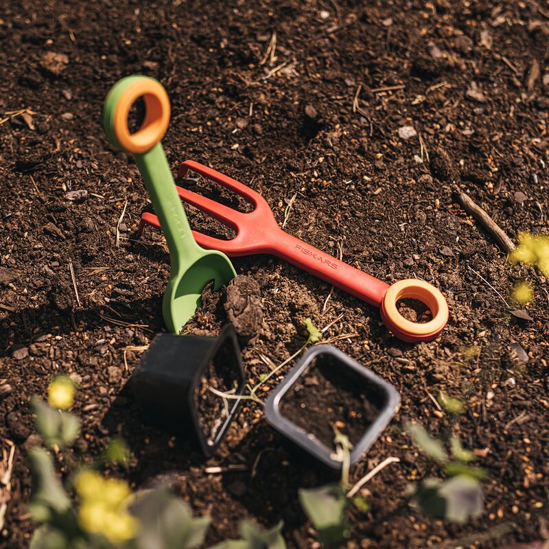 MyFirst Fiskars hagesett spade og kultivator til barn rød/grønn
