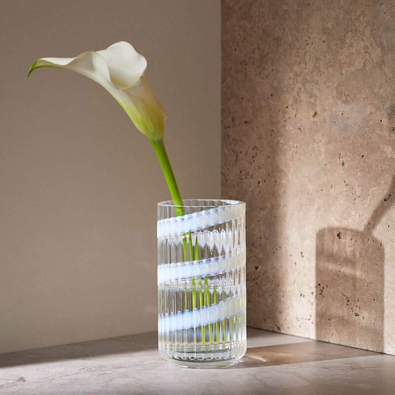 Vase munnblåst glass 15,5 cm swirl white