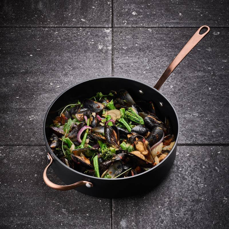 Black Copper sautepanne 28 cm svart/kobber