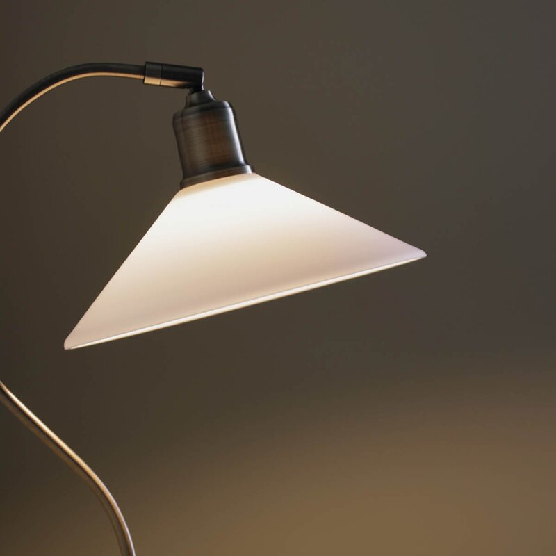 Vela bordlampe 49 cm antique messing/hvit