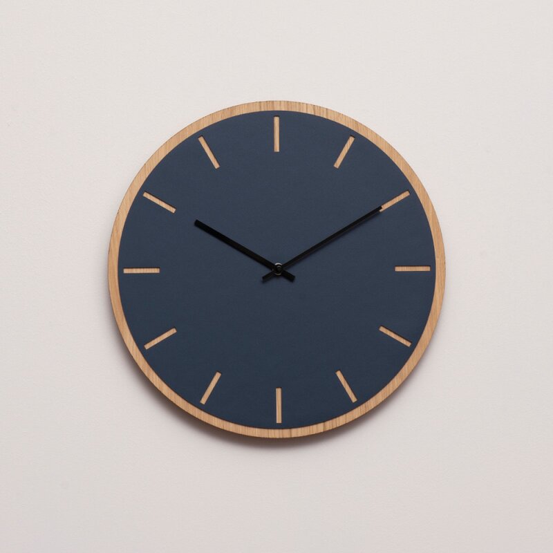 Smokey Blue veggklokke 28 cm blå linoleum m/svart viser