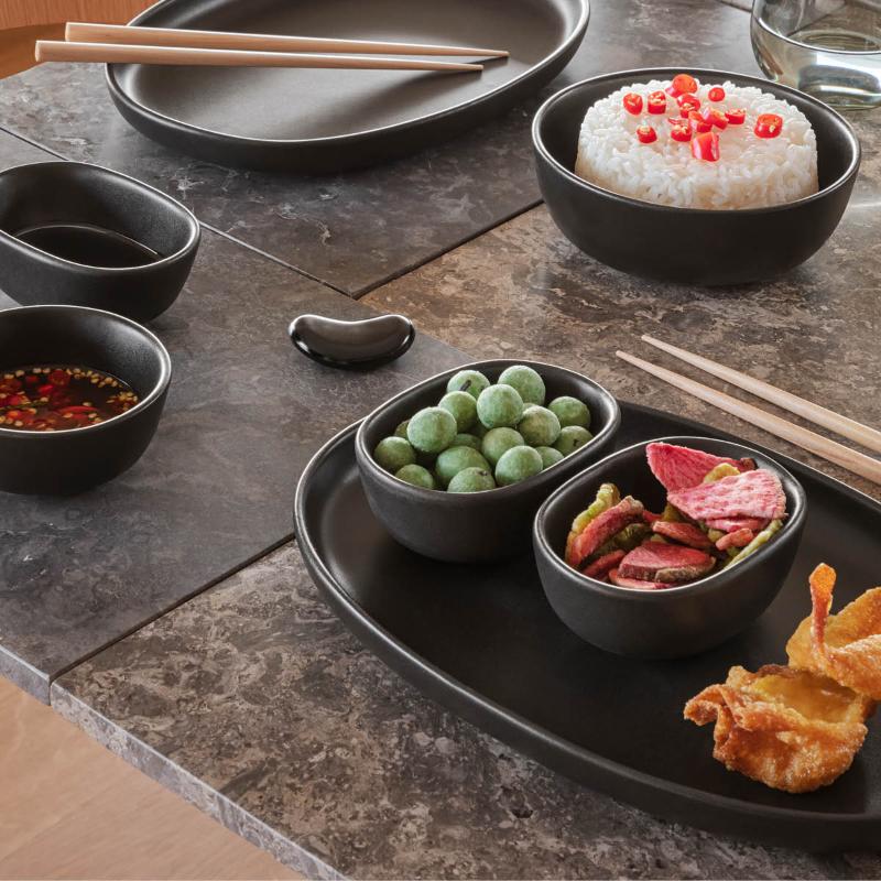 Nordic Kitchen ovalt serveringsfat 36 cm svart