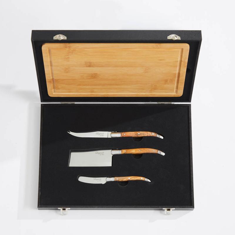 Ostebrett med 3 kniver i bambus