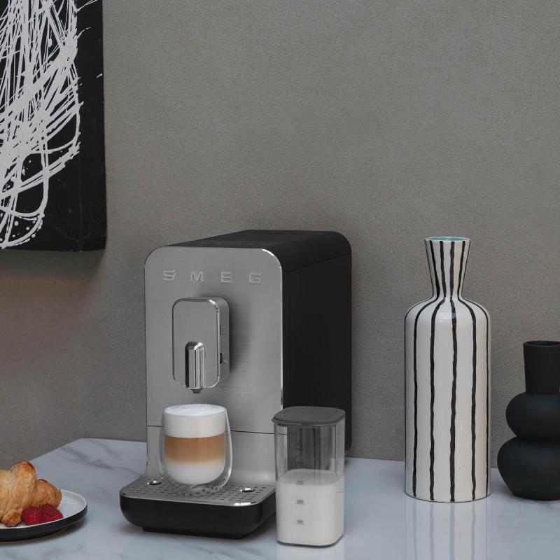 Kaffemaskin BCC13 1,4L m/melkeskummer svart