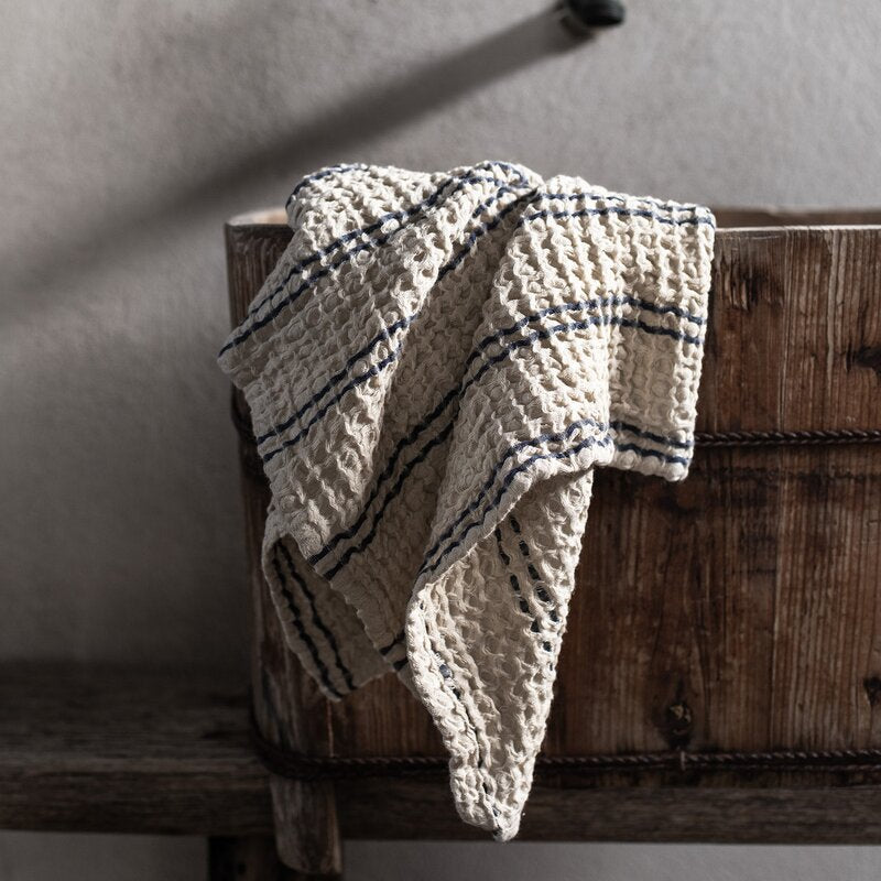 Nella håndkle vaflet 50x70 cm blue stripe