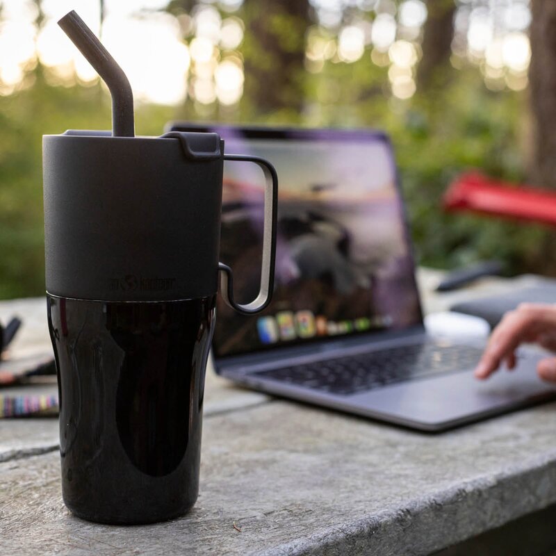Rise Tumbler 77 cl med sugerør svart