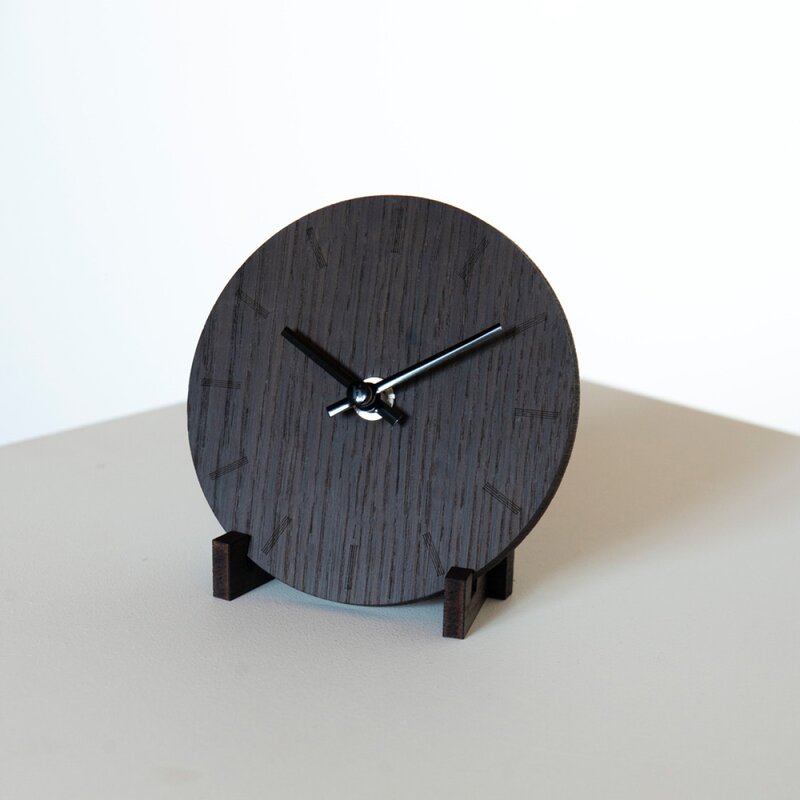 Dark Oak klokke 12 cm mørk eik m/svart viser