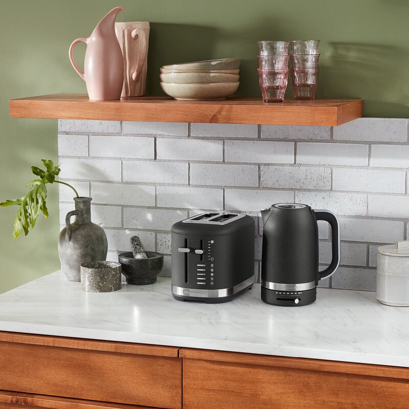 Vannkoker med termostat 5KEK1701EBK 1,7L cast iron black
