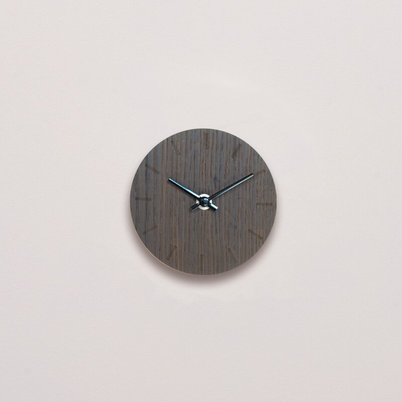 Dark Oak klokke 12 cm mørk eik m/svart viser