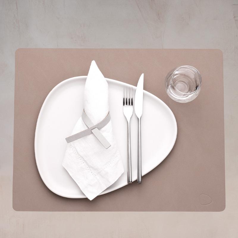 Square Nupo spisebrikke L 35x45 cm clay brown