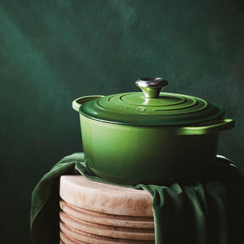 Signature støpejernsgryte rund 24 cm 4,2L bamboo green