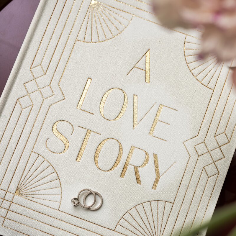 Fotoalbum A Love Story bryllupsalbum grå