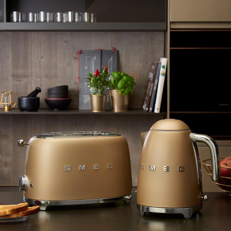 Vannkoker 1,7 L KLF03 champagne