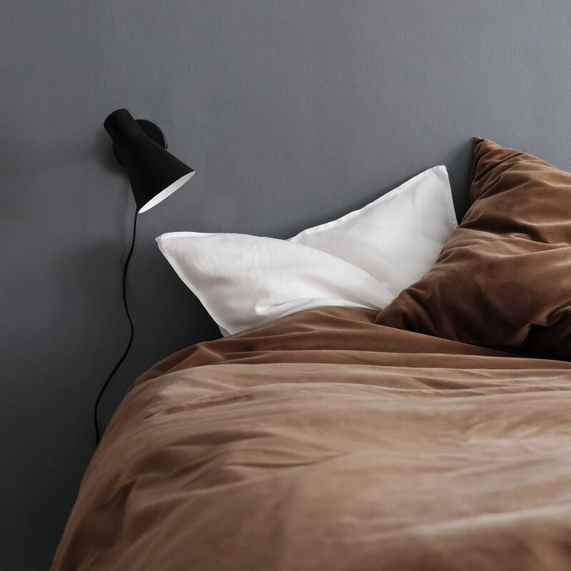 DL12 vegglampe 20 cm svart