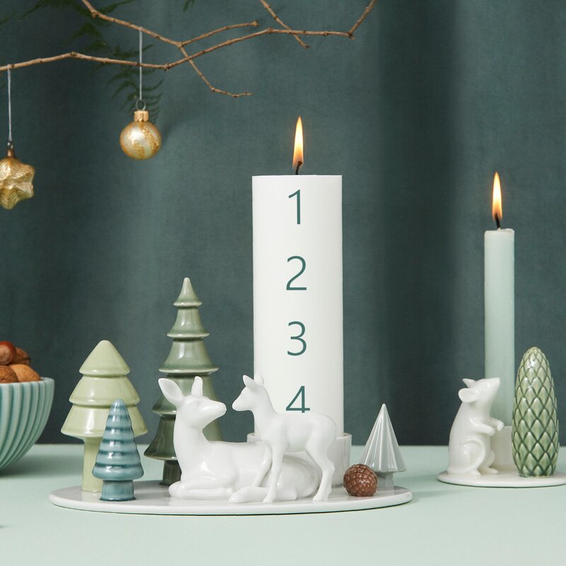Winter Stories lysestake hjort med kalv