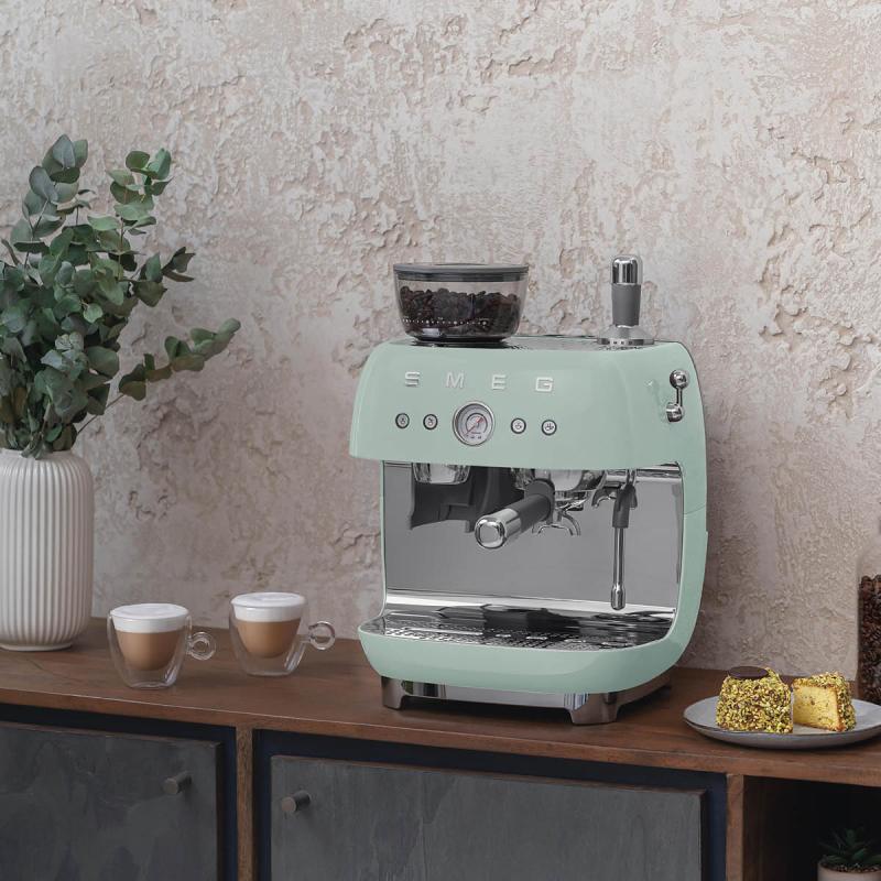 Espressomaskin EGF03 2,4L m/kaffekvern pastell grønn