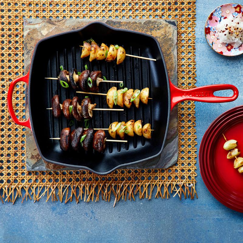 Signature grillpanne kvadratisk 26 cm cerise