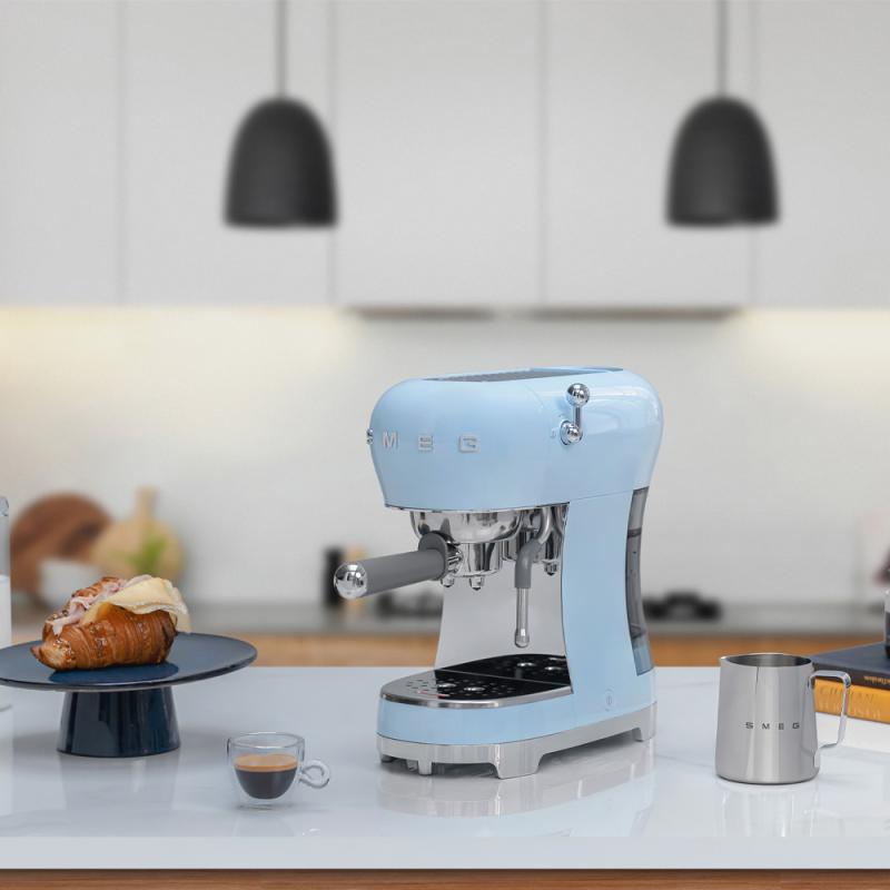 Espressomaskin ECF02 1L pastellblå