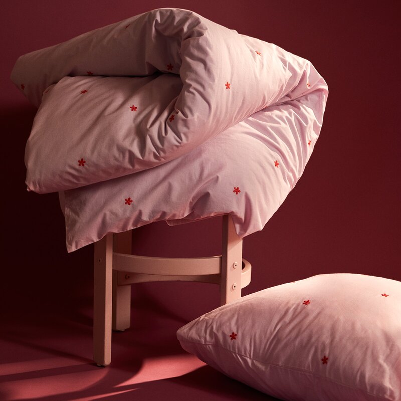 Daisy sengetøy 200x220 cm rosa/rød