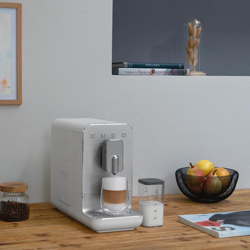 Kaffemaskin BCC13 1,4L m/melkeskummer hvit