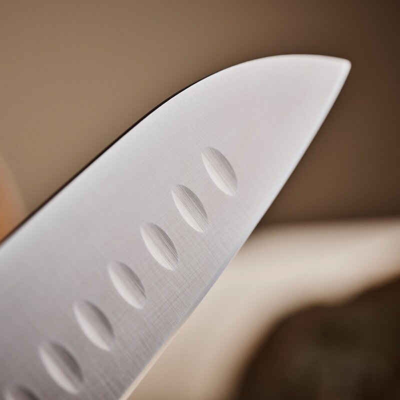 Master santokukniv med luftlommer 18 cm svart