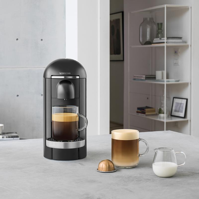 Vertuo Plus kaffemaskin GCB2 svart
