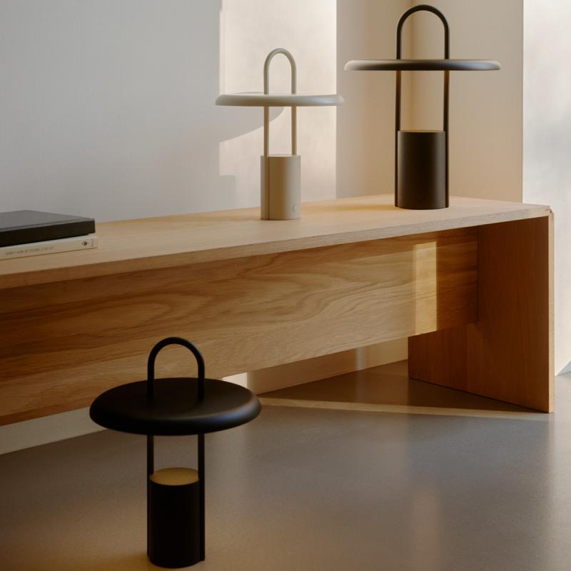 Pier bærbar LED lampe 33,5 cm sand