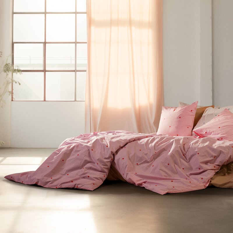 Daisy sengetøy 200x220 cm rosa/rød