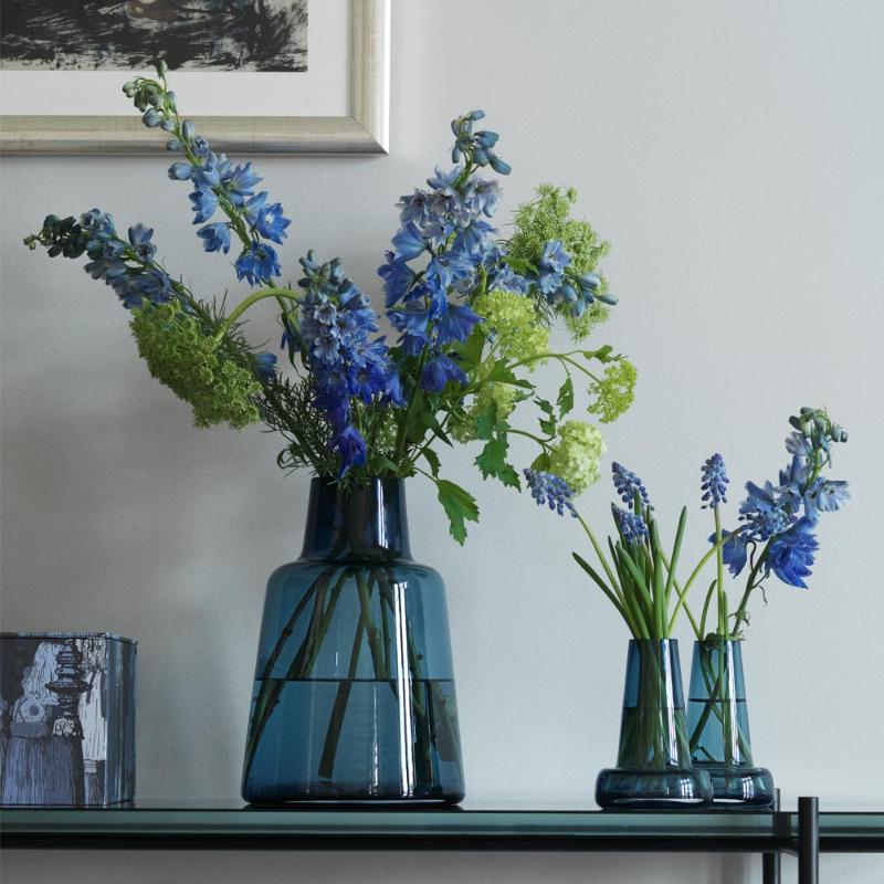 Flora vase kort 24 cm mørkeblå