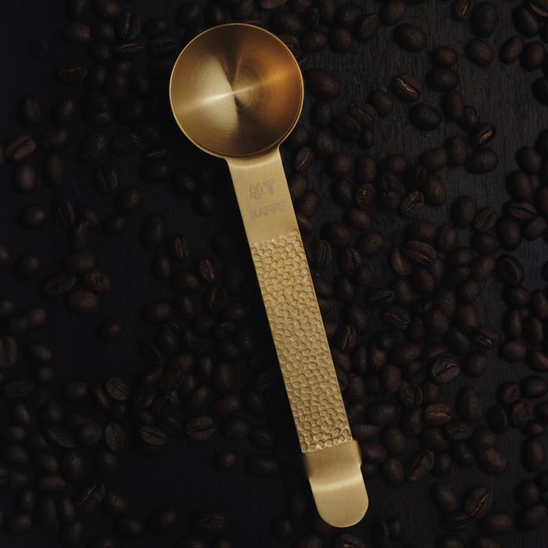 Frost kaffeskje med klemme messing