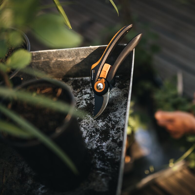 Plus™ beskjæringssaks P541 21 cm svart/oransje