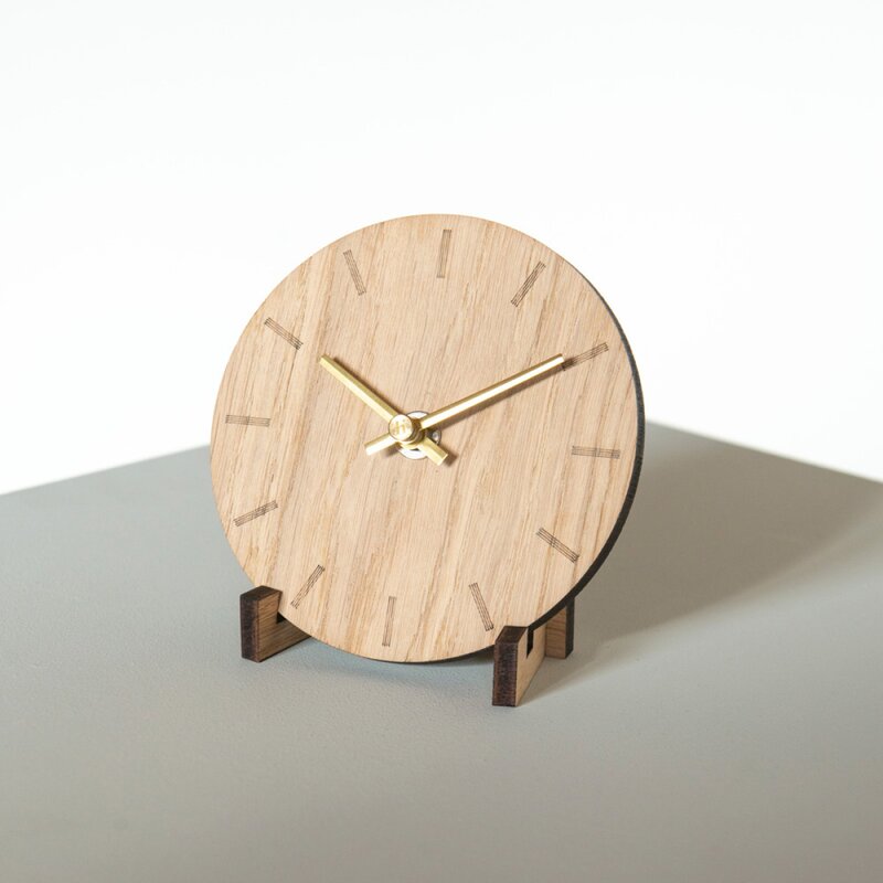 Light Oak klokke 12 cm lys eik m/gull viser
