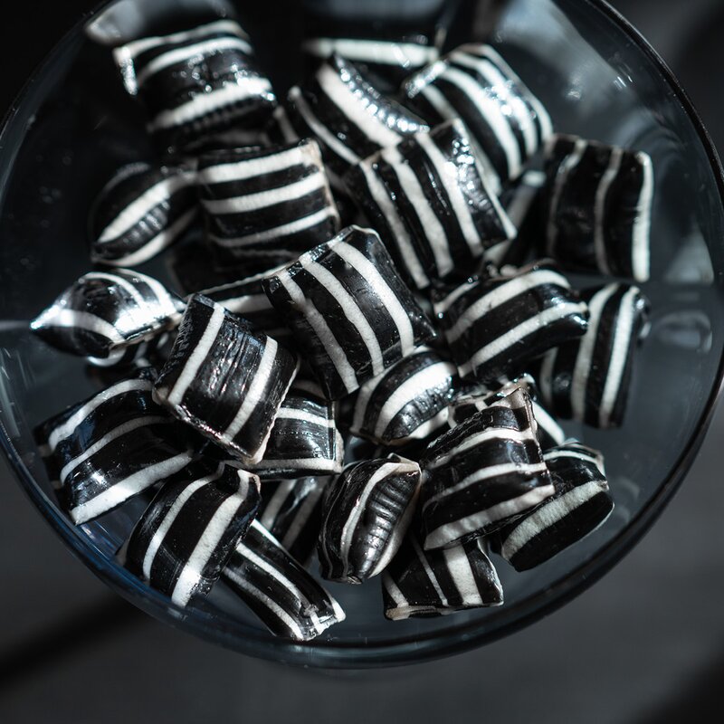 B&W drops 130g