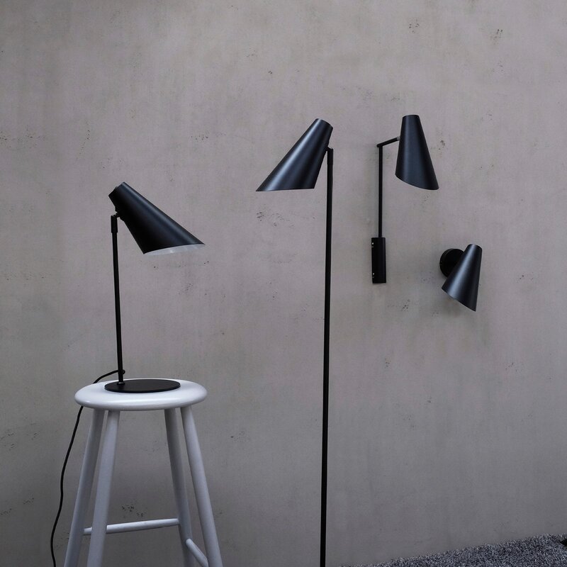 Cale vegglampe med vinkel 46 cm svart