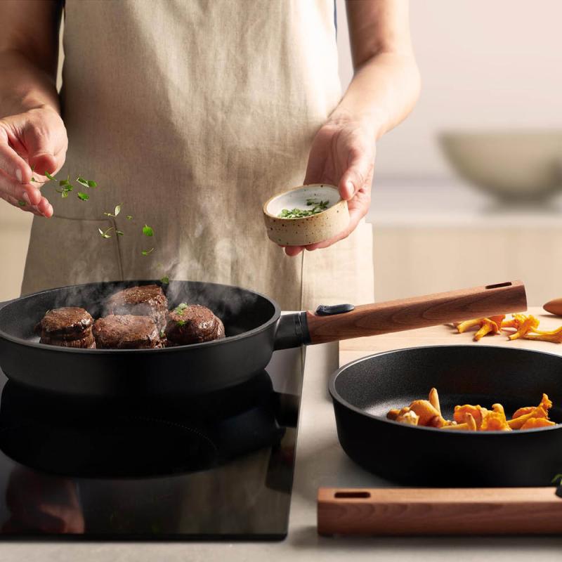 Eco Logic QXR sautèpanne 24 cm avtagbart trehåndtak