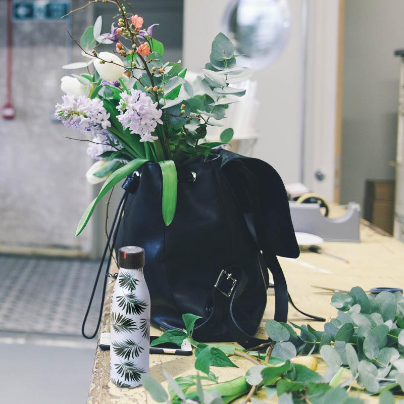 Bottle Up Design termoflaske 0,5L hvit/mørk grønn med blad